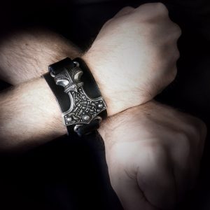 solde en ligne ALCHEMY GOTHIC Bracelet ‘Thunderhammer’ En Cuir Noir 15