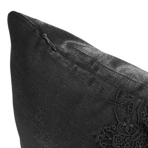 DEVIL FASHION Coussin Gothique ‘Cross-Shaped’ Noir Et Rouge pas cher 28