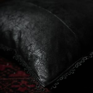 Meilleur Prix PUNK RAVE Taie D’Oreiller Décorative ‘Gothic Cozy’ Noire 25