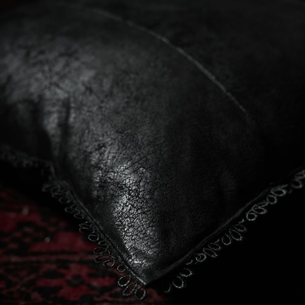 Meilleur Prix PUNK RAVE Taie D’Oreiller Décorative ‘Gothic Cozy’ Noire 8